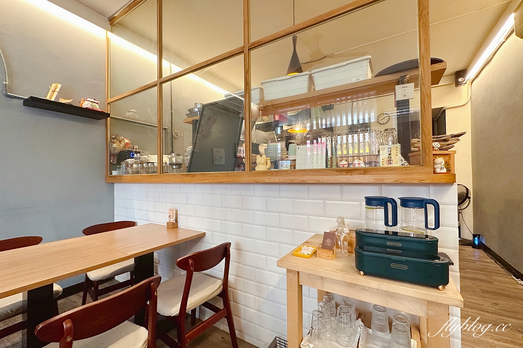 台中北區｜Corico咖哩食所．用心美味的咖哩小店，可以自由搭配配菜 @飛天璇的口袋