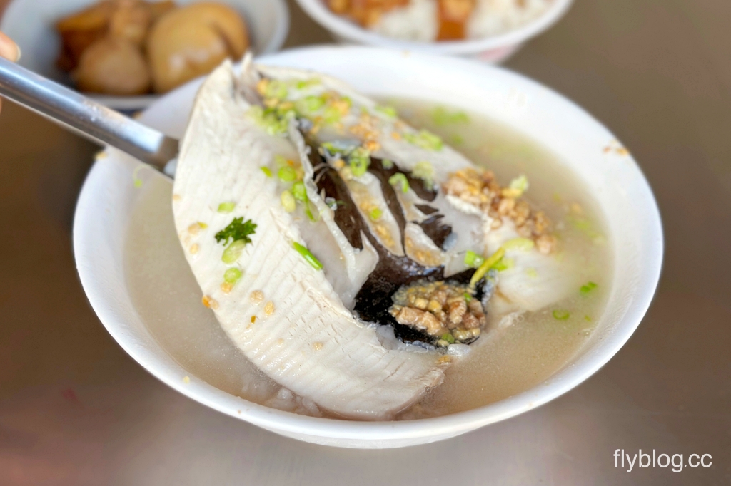 台南中西｜阿星鹹粥．米其林必比登推薦，在地近60年的虱目魚粥 @飛天璇的口袋
