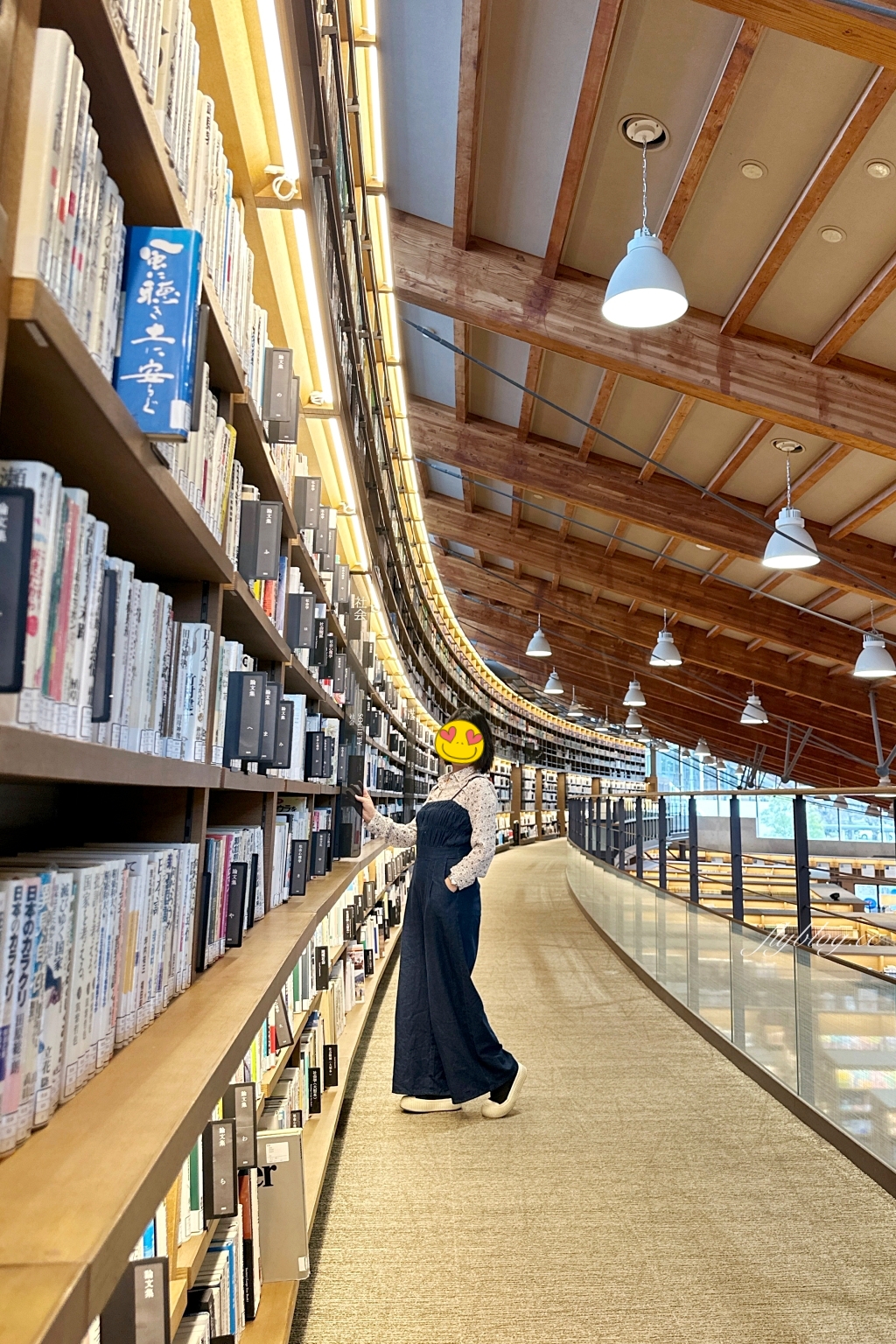 日本佐賀｜武雄市圖書館．結合星巴克和蔦屋書局，佐賀最美的圖書館 @飛天璇的口袋