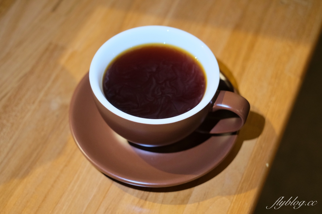 台中西區｜離域 Café．開到深夜台中咖啡館，審計新村下午茶甜點 @飛天璇的口袋