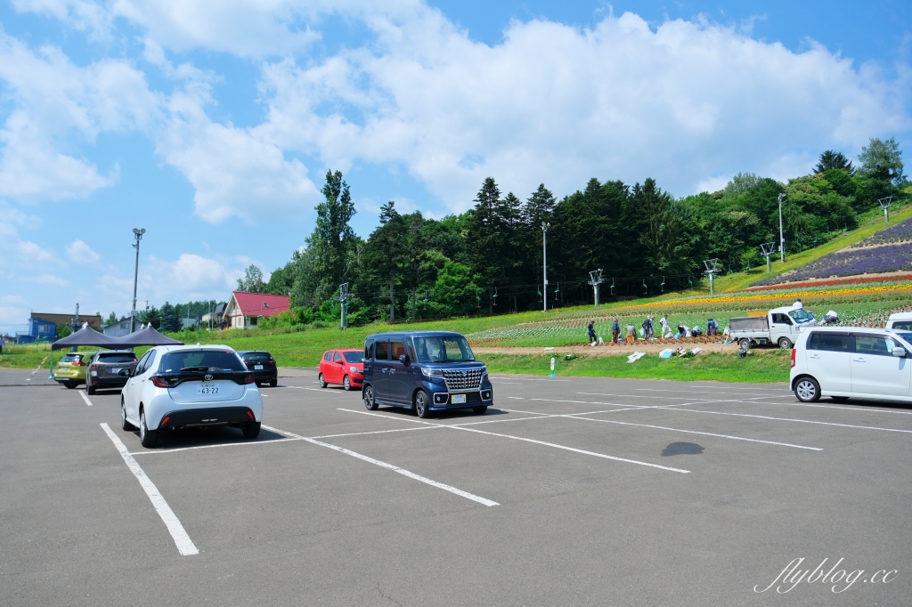 日本北海道｜北星山薰衣草園．坐纜車上山賞薰衣草，坐擁中富良野廣闊景致 @飛天璇的口袋