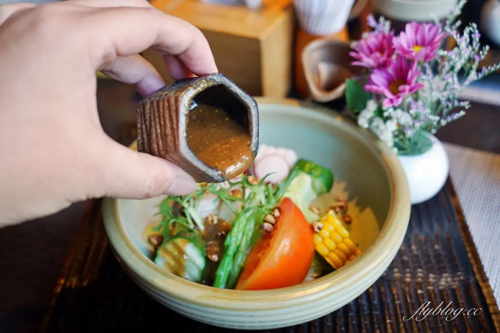 台中南屯｜寬心園精緻蔬食料理．充滿禪風美學的用餐環境，餐點兼具美味與創意 @飛天璇的口袋