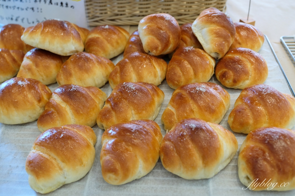 日本北海道｜Truffle BAKERY．木村拓哉最愛的白松露鹽奶油捲，北海道F VILLAGE就有分店 @飛天璇的口袋