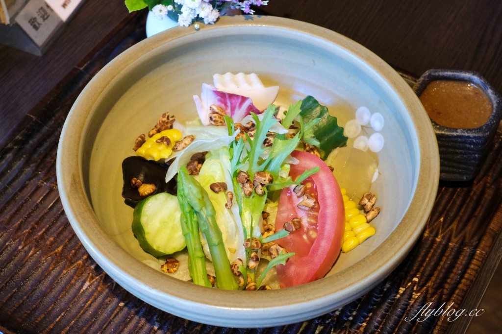 台中南屯｜寬心園精緻蔬食料理．充滿禪風美學的用餐環境，餐點兼具美味與創意 @飛天璇的口袋