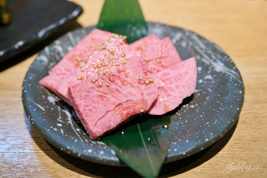 日本大阪｜忍鬨東心齋橋店．大阪隱藏版燒肉店．必點超粗曠牛舌 @飛天璇的口袋