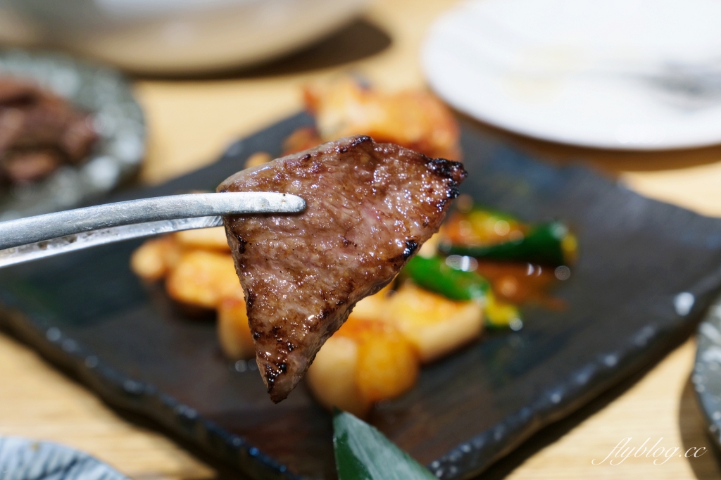 日本大阪｜忍鬨東心齋橋店．大阪隱藏版燒肉店．必點超粗曠牛舌 @飛天璇的口袋