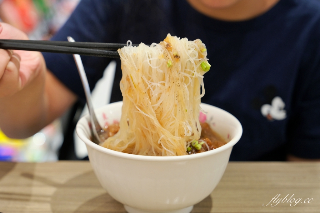 台中西屯｜廟東清水排骨麵．豐原廟東45年老店，台中新光三越百貨吃得到 @飛天璇的口袋