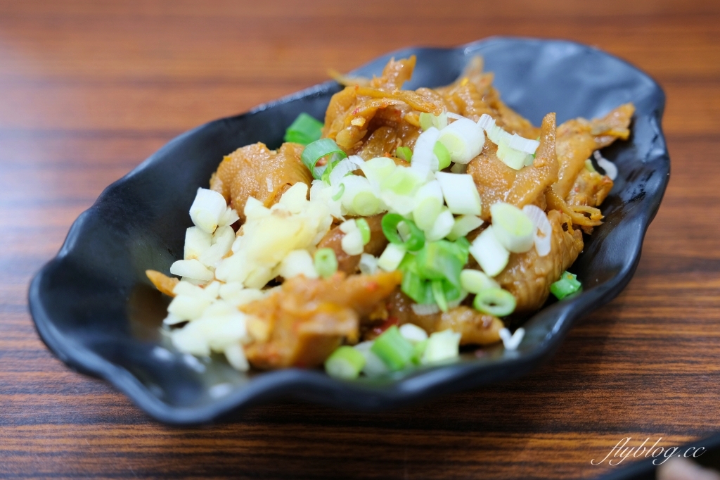 台中南區｜鈺鳳牛羊肉火鍋．古早味碳火牛肉鍋，鄰近中興大學的隱藏版美食 @飛天璇的口袋