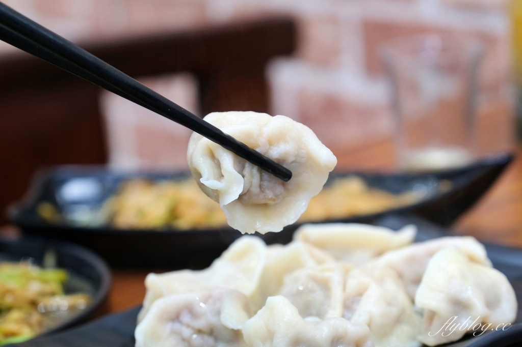 台中南區｜鈺鳳牛羊肉火鍋．古早味碳火牛肉鍋，鄰近中興大學的隱藏版美食 @飛天璇的口袋