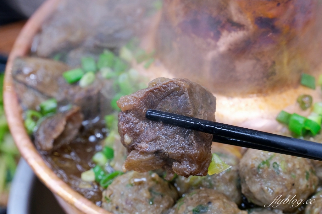 台中南區｜鈺鳳牛羊肉火鍋．古早味碳火牛肉鍋，鄰近中興大學的隱藏版美食 @飛天璇的口袋