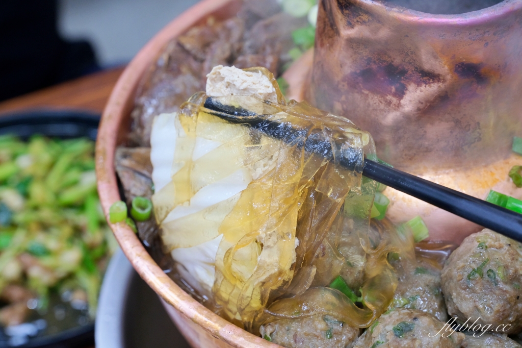 台中南區｜鈺鳳牛羊肉火鍋．古早味碳火牛肉鍋，鄰近中興大學的隱藏版美食 @飛天璇的口袋