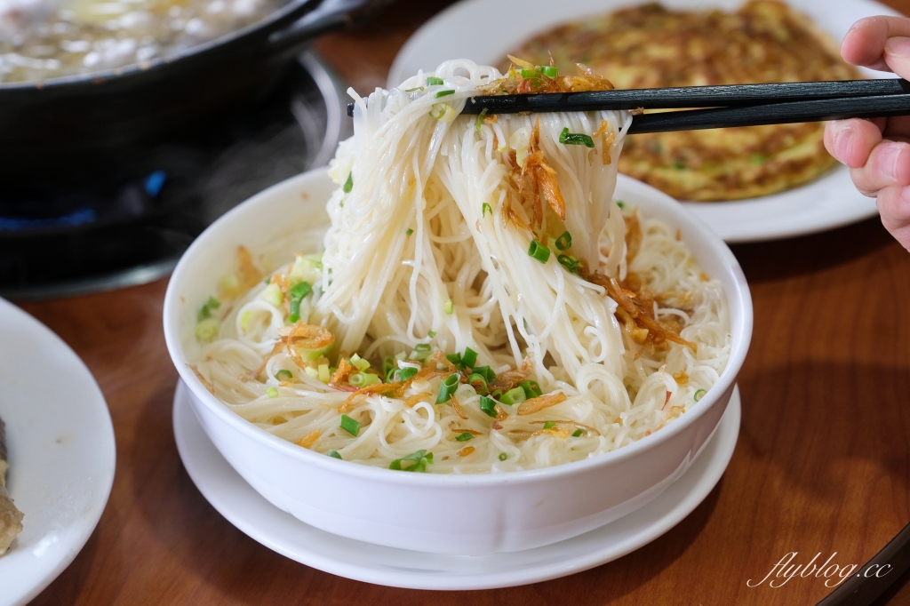 桃園龜山｜逗陣來土雞城．在神明廳裡吃飯，超隱密的土雞城，雞鴨養在院子前 @飛天璇的口袋