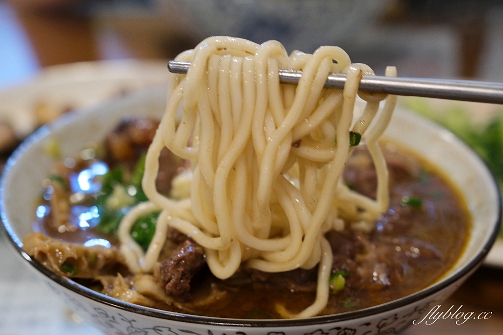 台中北區｜吳家莊頂級牛肉麵．台中好吃牛肉麵推薦，香港人也慕名來吃 @飛天璇的口袋