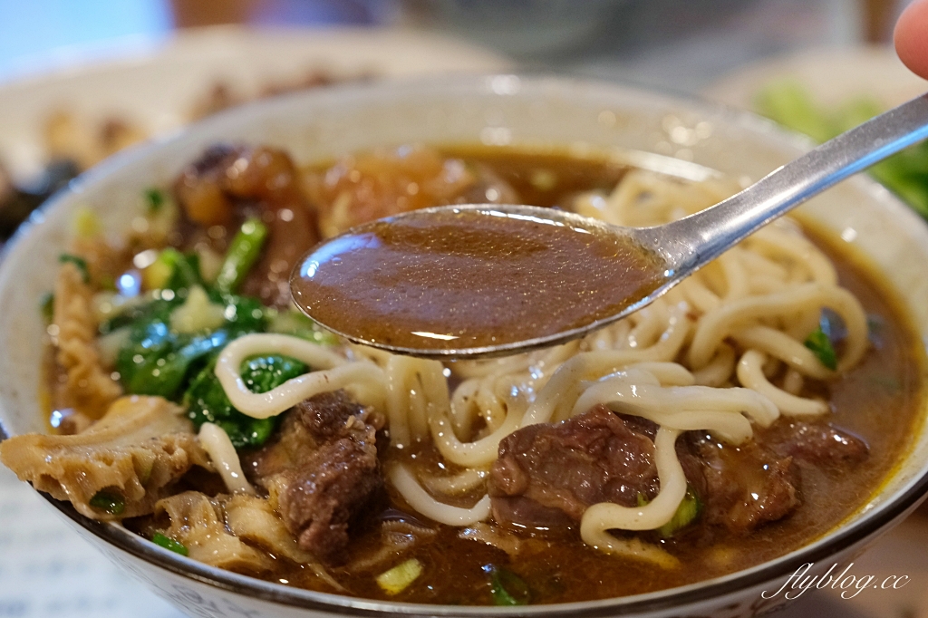 台中北區｜吳家莊頂級牛肉麵．台中好吃牛肉麵推薦，香港人也慕名來吃 @飛天璇的口袋