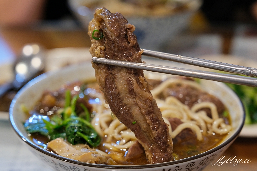 台中北區｜吳家莊頂級牛肉麵．台中好吃牛肉麵推薦，香港人也慕名來吃 @飛天璇的口袋