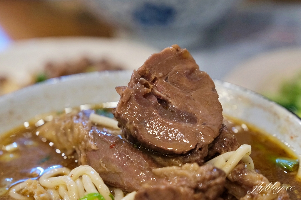 台中北區｜吳家莊頂級牛肉麵．台中好吃牛肉麵推薦，香港人也慕名來吃 @飛天璇的口袋