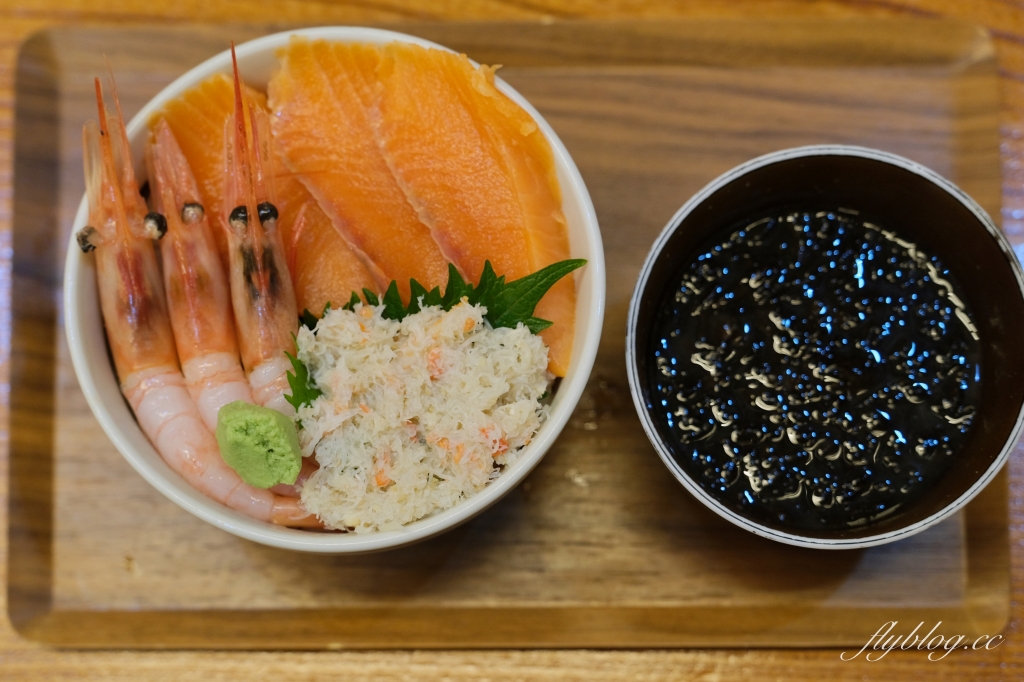 日本北海道｜函館朝市．早餐吃得到帝王蟹，海鮮丼新鮮便宜又好吃 @飛天璇的口袋