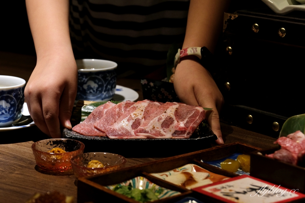 台中西屯｜山鯨本家 HONKE．夢幻珠寶箱和牛饗宴，京都風和服拍照體驗 @飛天璇的口袋