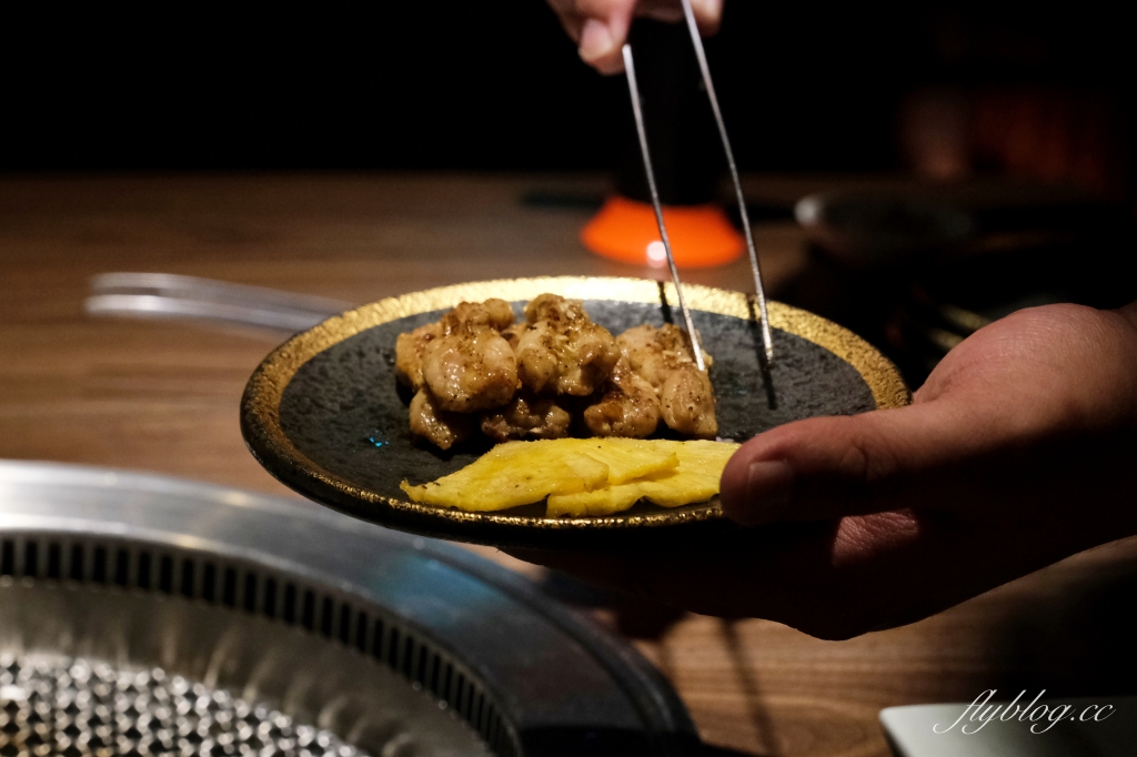 台中西屯｜山鯨本家 HONKE．夢幻珠寶箱和牛饗宴，京都風和服拍照體驗 @飛天璇的口袋