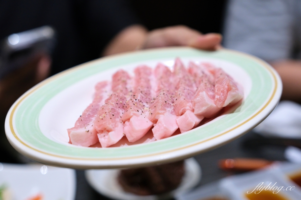 日本北海道｜燒肉秀．富良野燒肉推薦，還有附設停車場 @飛天璇的口袋