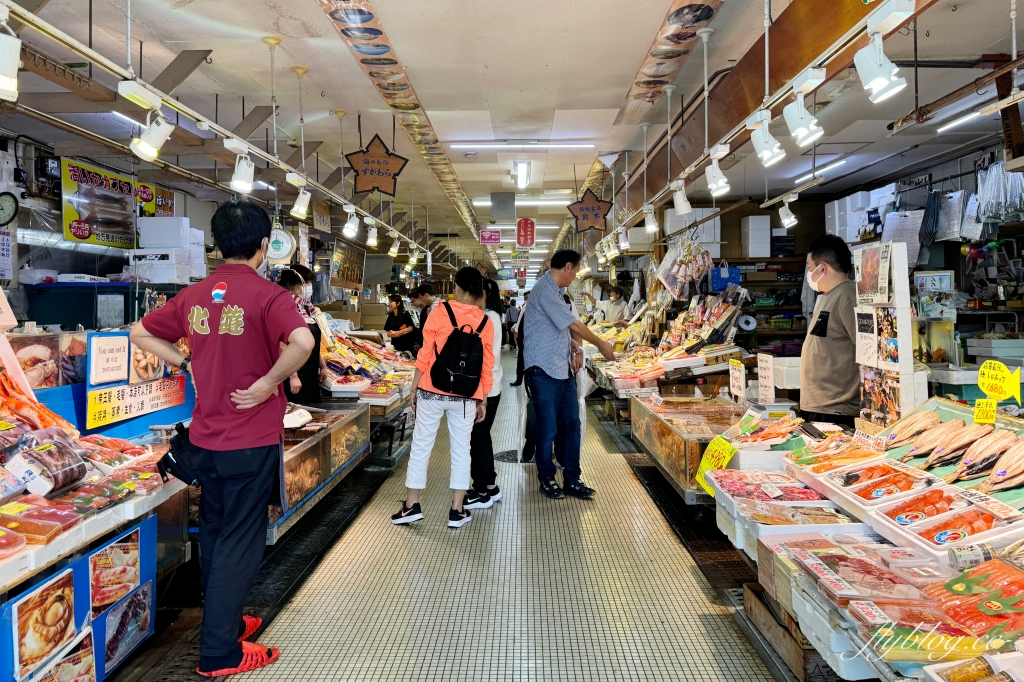 日本北海道｜函館朝市．早餐吃得到帝王蟹，海鮮丼新鮮便宜又好吃 @飛天璇的口袋