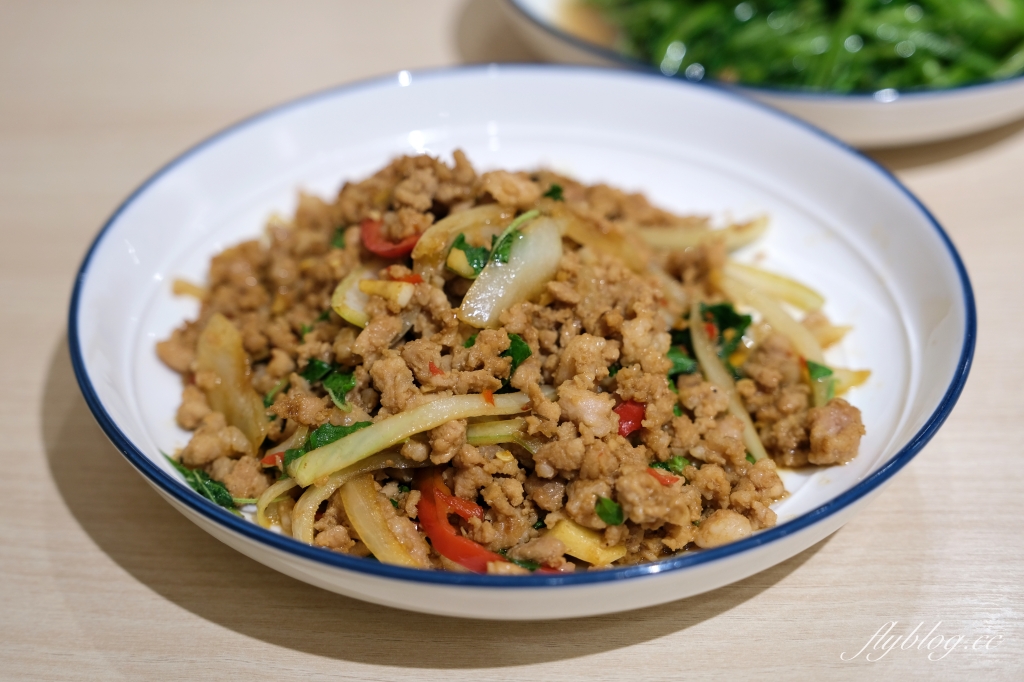 台中北屯｜蜜蜜泰泰式餐廳．單點合菜都可以，大地商場美食餐廳 @飛天璇的口袋