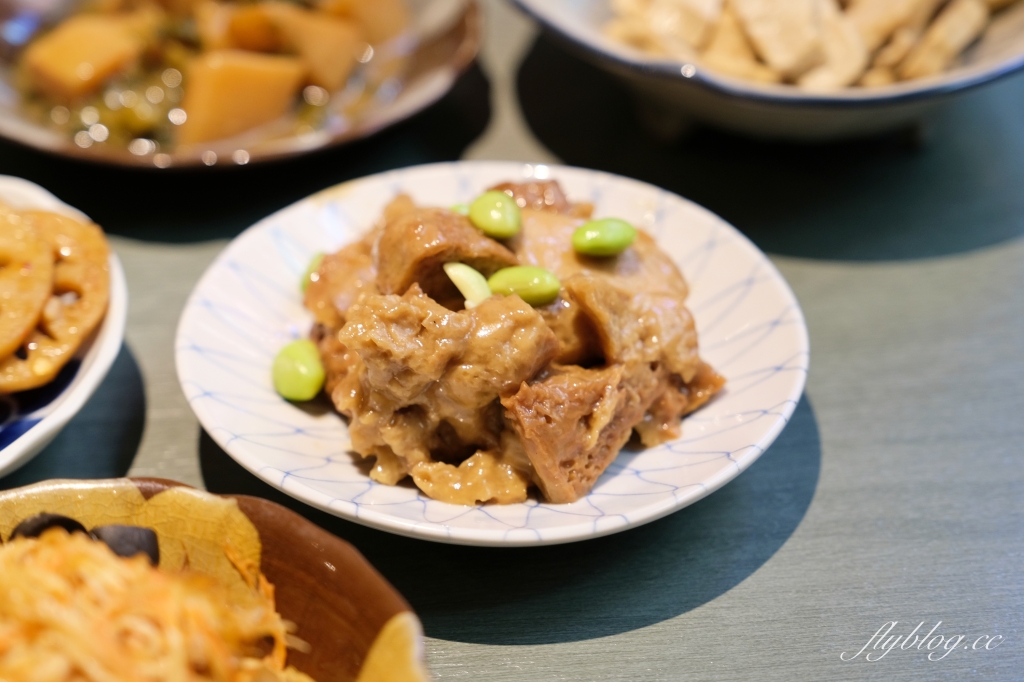 台中西區｜繡球麵店．節氣小菜更是亮點，米其林必比登推薦台中文青麵店 @飛天璇的口袋