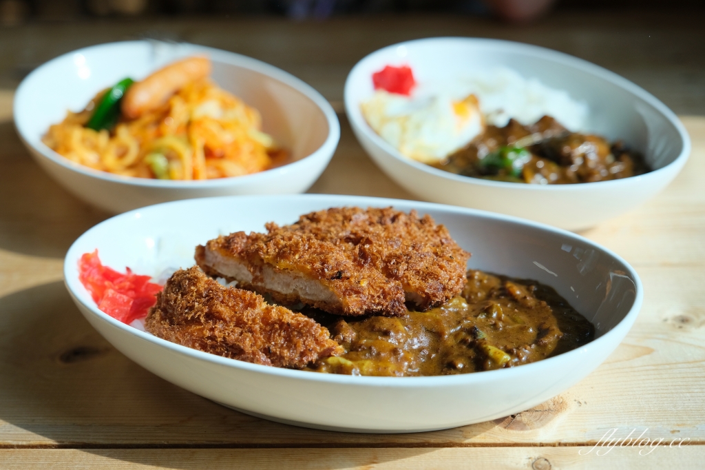 台中沙鹿｜沙鹿拉仔麵月見豬油飯．可愛的微笑豬油拌飯，仿佛在國小教室用餐的感覺 @飛天璇的口袋