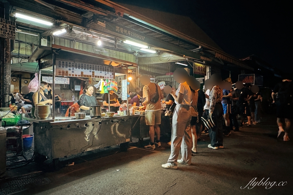 台中西屯｜烏龍路邊攤．台中超強宵夜場，還沒開始營業就排隊 @飛天璇的口袋