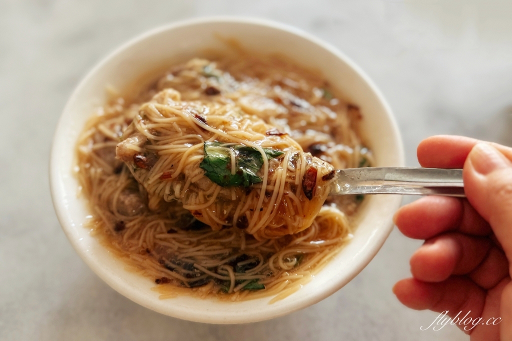 台中西區｜隆美肉羹麵線．忠信市場裡的豆花攤，吃一個濃濃的古早味 @飛天璇的口袋