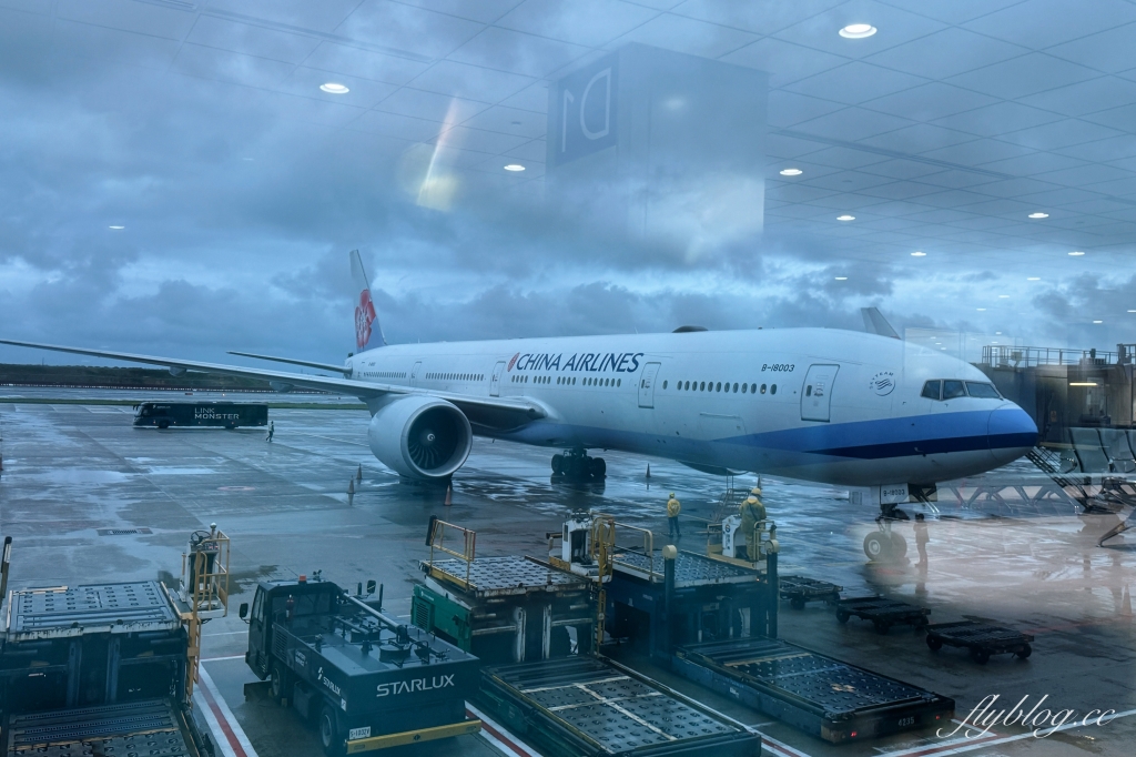 馬來西亞吉隆坡｜中華航空 CI721 台北–吉隆坡 Boeing 777-300ER，五桐號聯名冰淇淋 @飛天璇的口袋