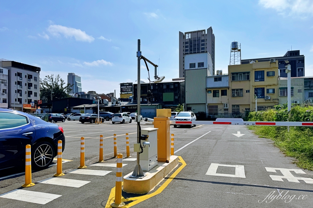 台中西屯｜Le Trésor她說．水湳純白老宅咖啡館，是早午餐甜點店也是餐酒館 @飛天璇的口袋