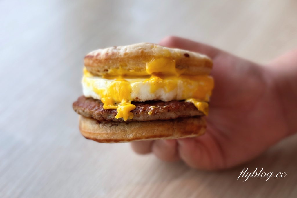 麥當勞早餐！McGriddles「厚鬆餅堡系列」台灣吃得到，11/13起限定35天快閃 @飛天璇的口袋