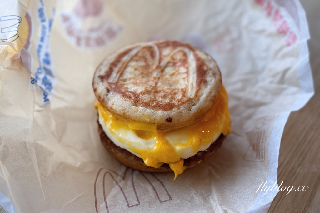 麥當勞早餐！McGriddles「厚鬆餅堡系列」台灣吃得到，11/13起限定35天快閃 @飛天璇的口袋