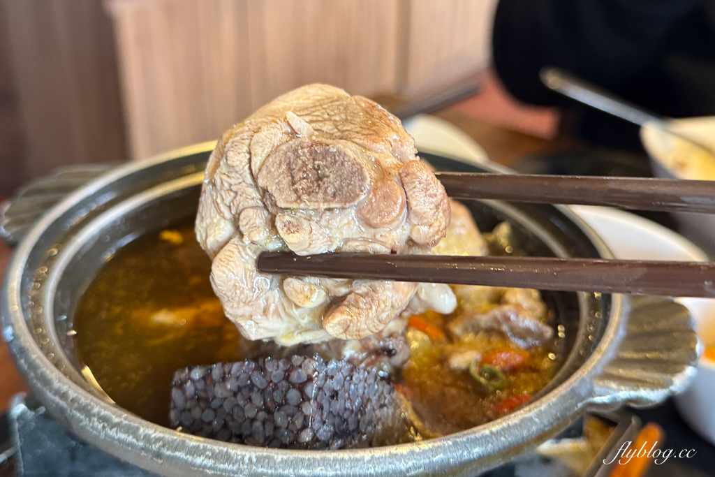台中北區｜雙漁堂複合式餐廳．中國醫藥大學附近美食，必點麻油雞和牛肉煲 @飛天璇的口袋