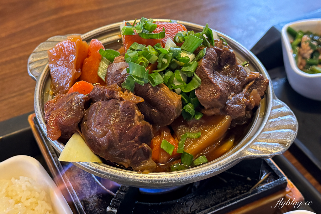 台中北區|雙漁堂複合式餐廳.中國醫藥大學附近美食,必點麻油雞和牛肉煲 @飛天璇的口袋 台中北區|雙漁堂複合式餐廳.中國醫藥大學附近美食,必點麻油雞和牛肉煲 @飛天璇的口袋
