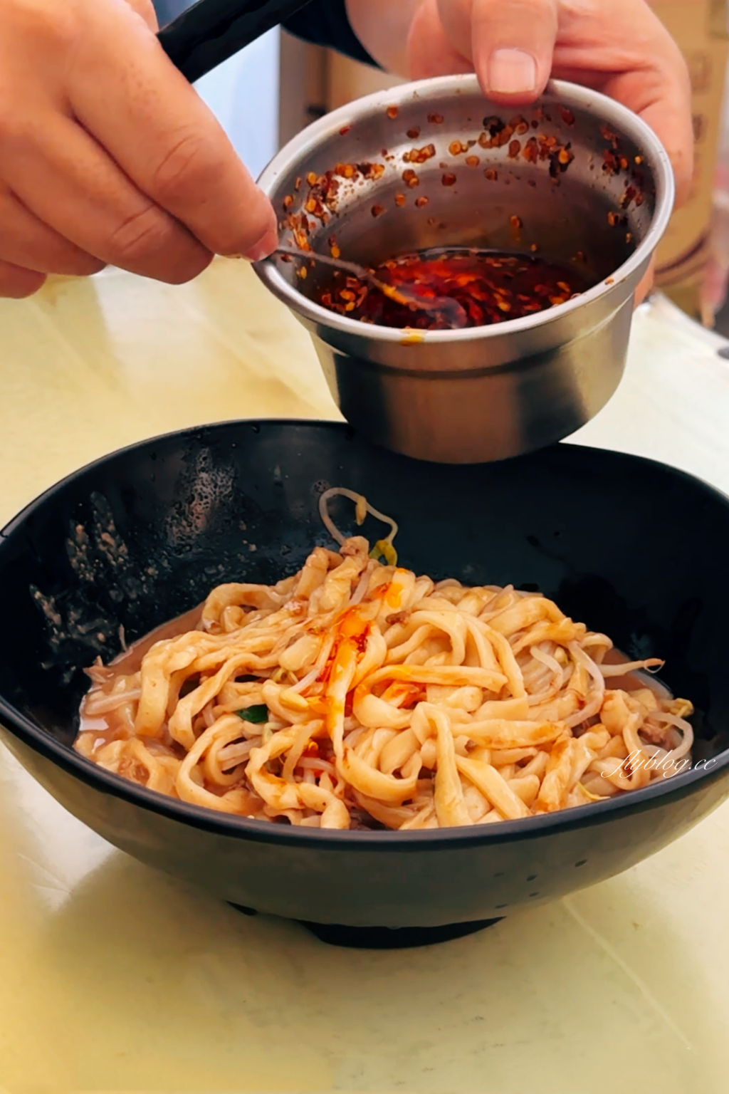 台中清水｜ 張鴨子桿麵．雖然低調但是生意很好，清水除了米糕還有桿麵 @飛天璇的口袋