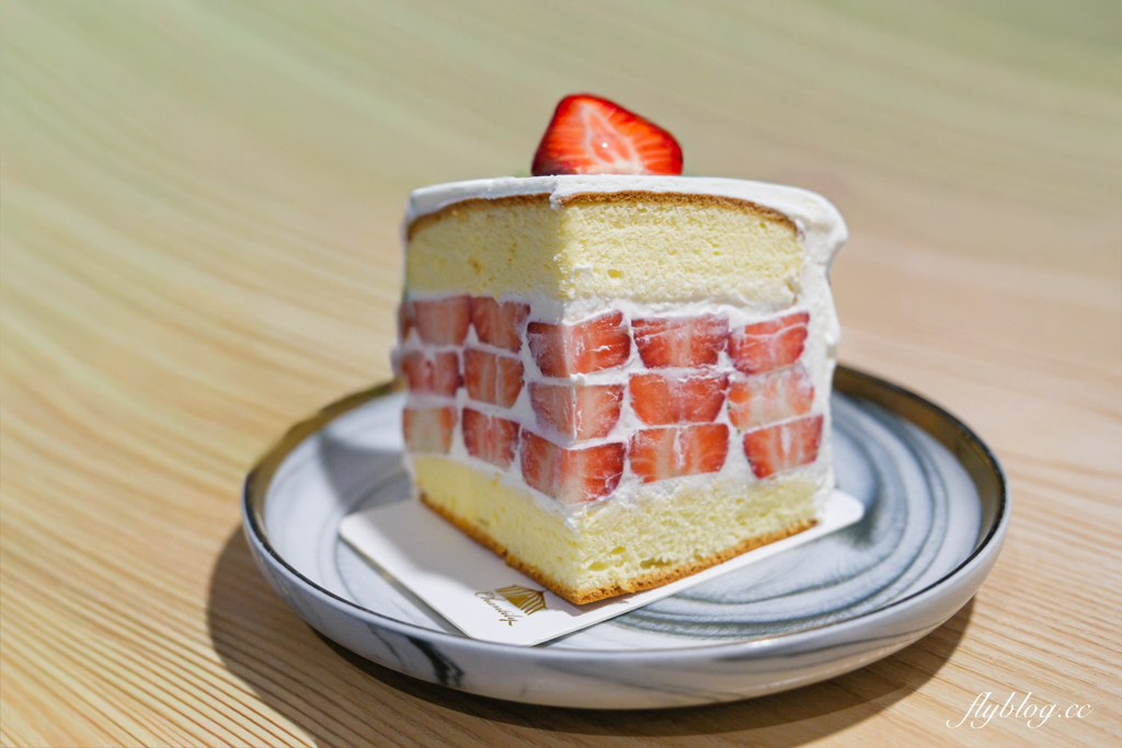 台中北區｜香緹果子咖啡館．個人心中台中最強千層蛋糕，推薦水果千層和草莓蛋糕 @飛天璇的口袋