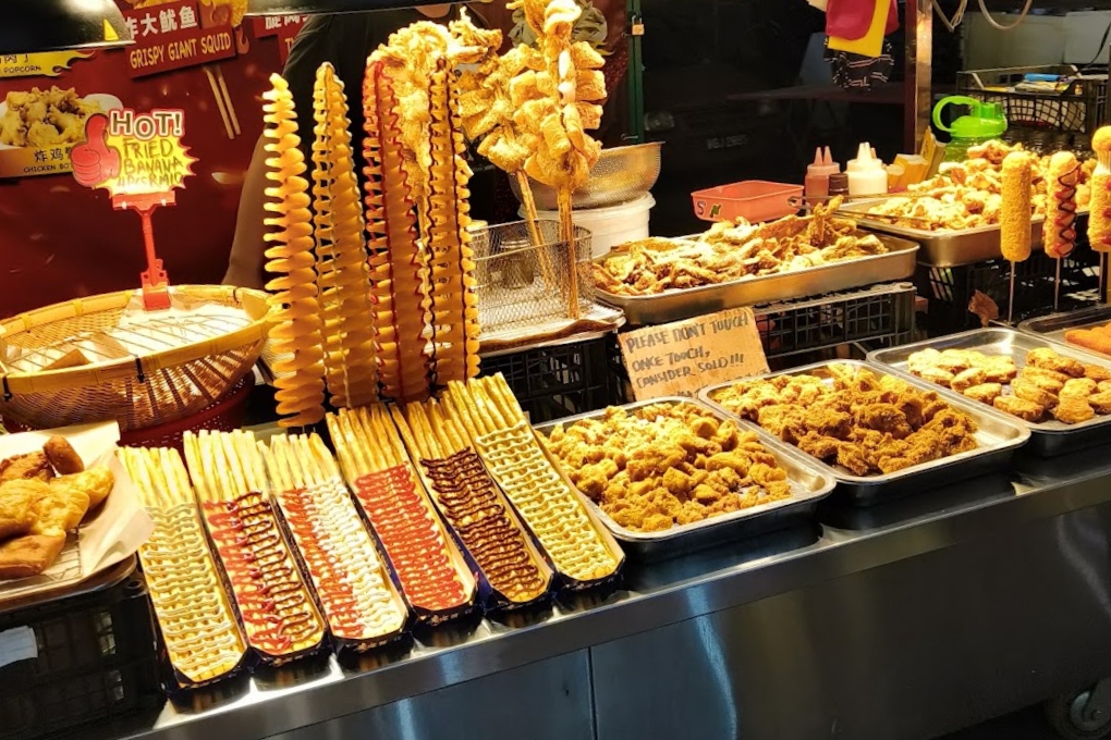 馬來西亞吉隆坡｜亞羅街夜市 Jalan Alor．吉隆坡必逛景點，亞羅街夜市的必吃 @飛天璇的口袋