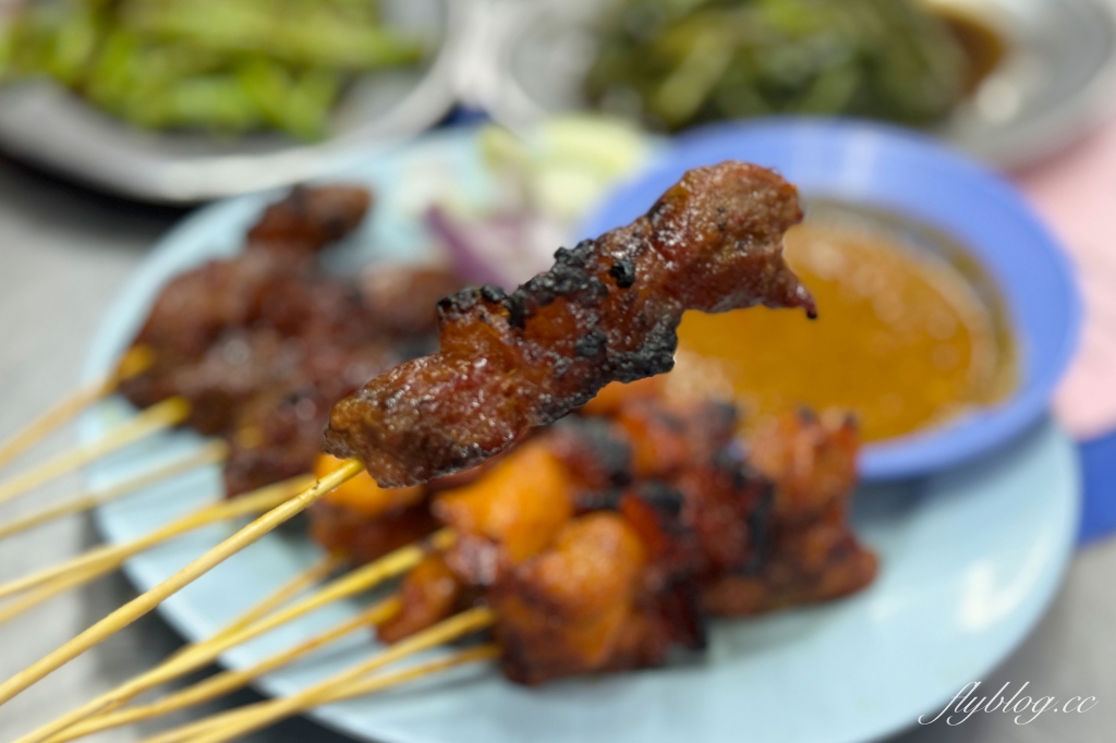 馬來西亞吉隆坡｜黃亞華小食店．生意好到有8間店面，亞羅街夜市必吃燒雞翅 @飛天璇的口袋