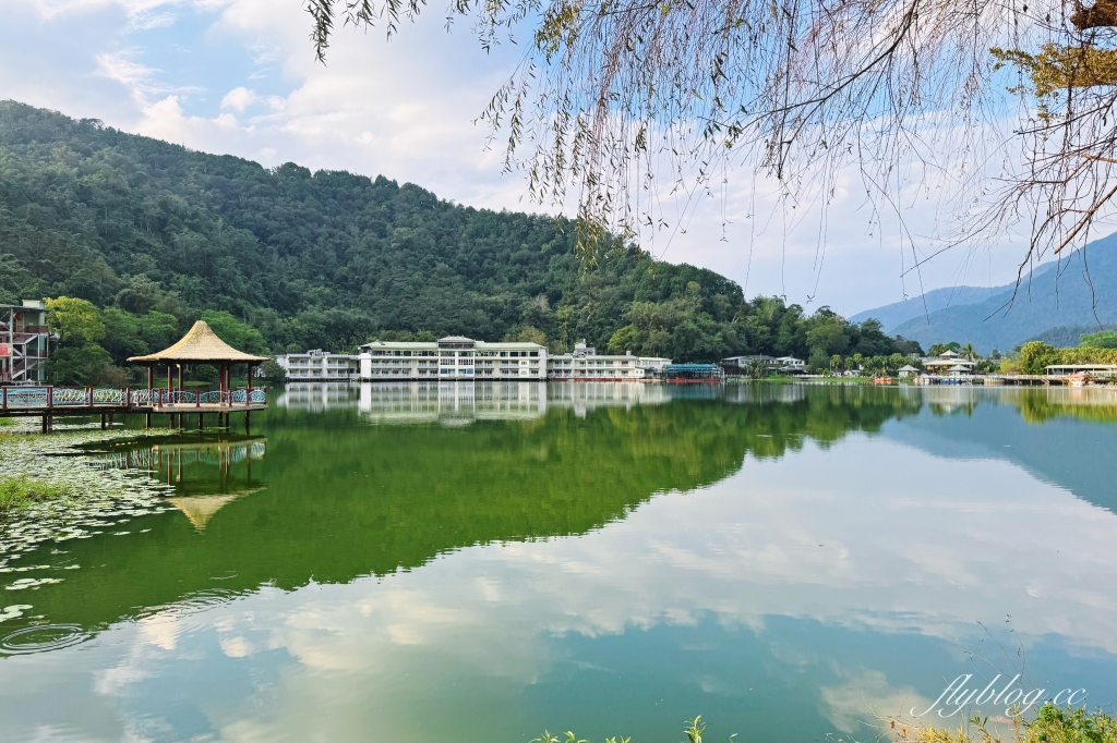 南投埔里｜鯉魚潭風景區．擁有小西湖的美譽，波光粼粼的天然湖泊 @飛天璇的口袋