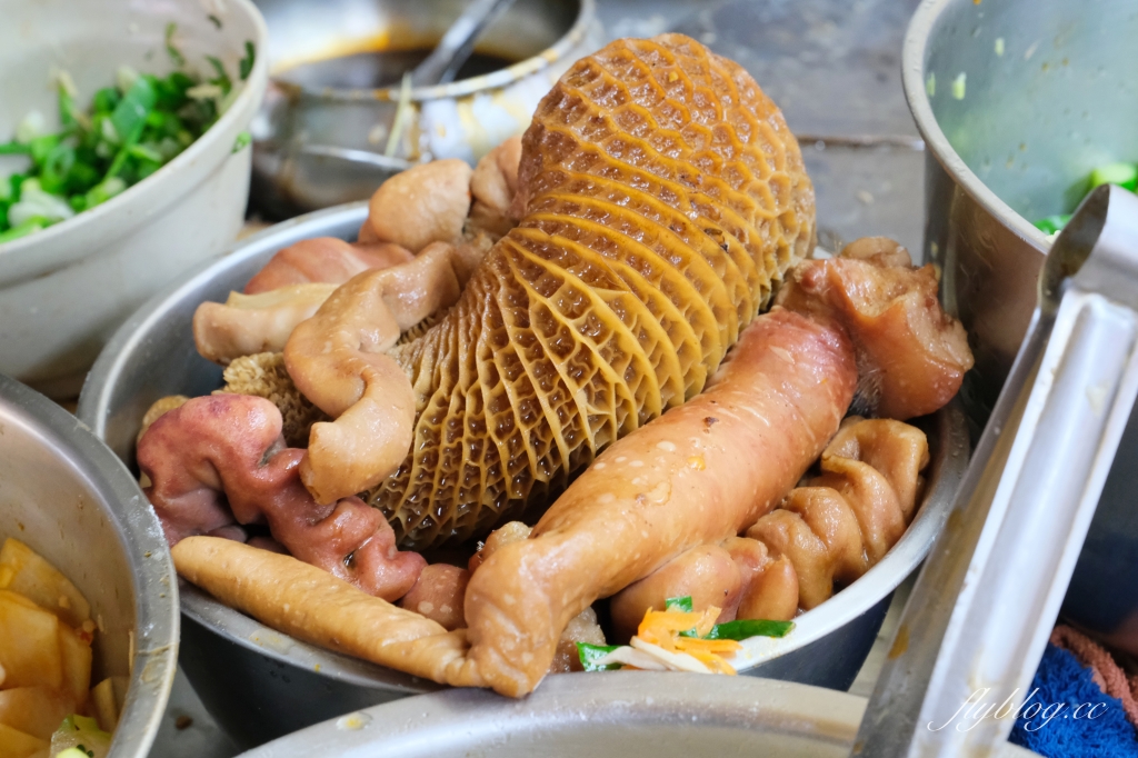 彰化美食｜大陸手工水餃牛肉麵．在地超過40年老店，手工水餃和自製麵條 @飛天璇的口袋