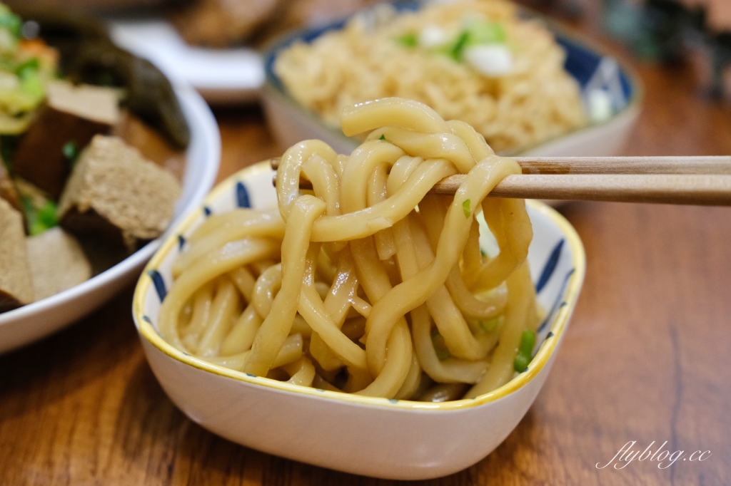 台中北屯｜立吞滷味．近40種食材可以選擇，旅日回台營養師開的冷滷攤 @飛天璇的口袋