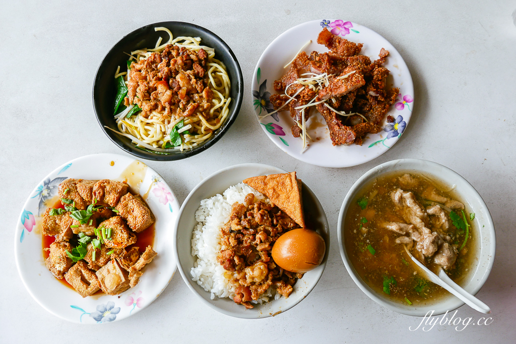 台中西區｜群島李季．從網路甜點工作室起家，台中老宅甜點咖啡館 @飛天璇的口袋