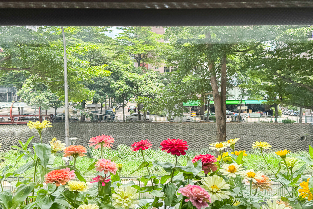 台中西區｜洄訪 Hui Fond．台中優質早午餐義大利麵，坐擁麻園頭溪180度景緻 @飛天璇的口袋