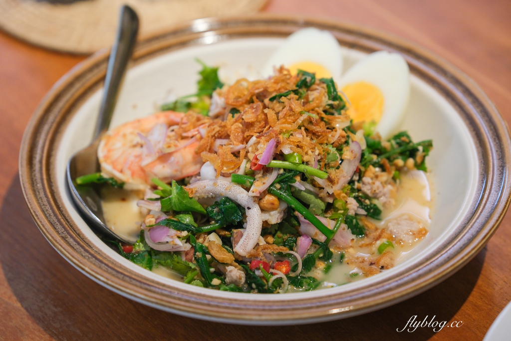 泰國攀牙｜Krua Morakot Home Cooking มรกตโฮมคุ๊กกิ้ง．預約才吃得到的私廚料理，74歲阿公掌廚的泰南料理 @飛天璇的口袋