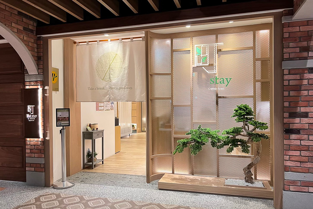 桃園旅遊｜桃園機場第二航廈．近距離看飛機起降、復古美食街、免費休息區、機場飯店 @飛天璇的口袋
