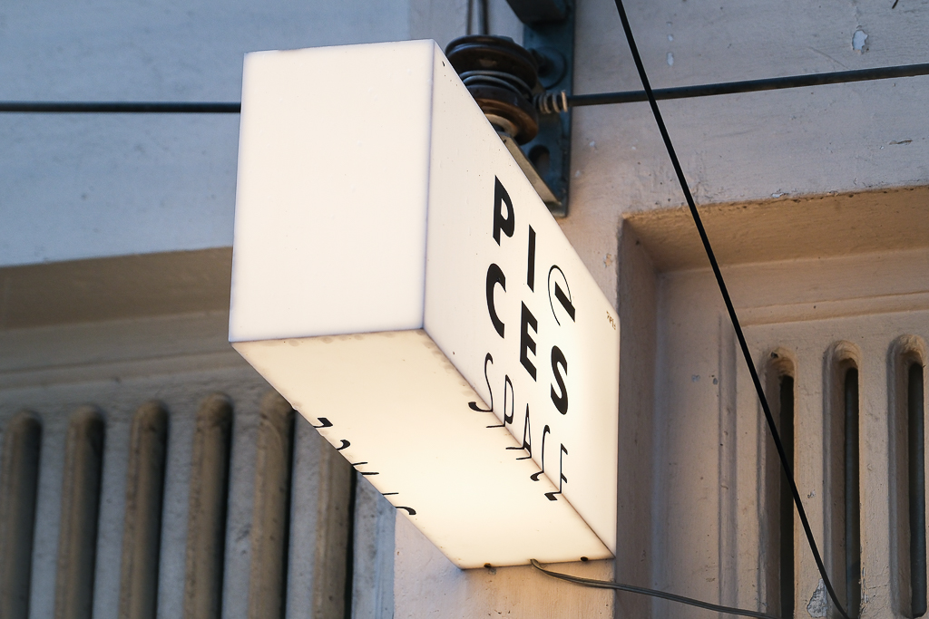 泰國曼谷｜Pieces Cafe &#038; Bed．曼谷嵩越路特色咖啡館，有可愛胸部造型的麵包 @飛天璇的口袋