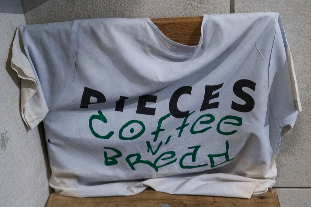 泰國曼谷｜Pieces Cafe &#038; Bed．曼谷嵩越路特色咖啡館，有可愛胸部造型的麵包 @飛天璇的口袋