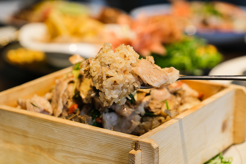 台中北屯｜范頭家客家餐廳 機捷特店．2025台中父親節餐廳，10人席桌菜7588元(早鳥享96折) @飛天璇的口袋